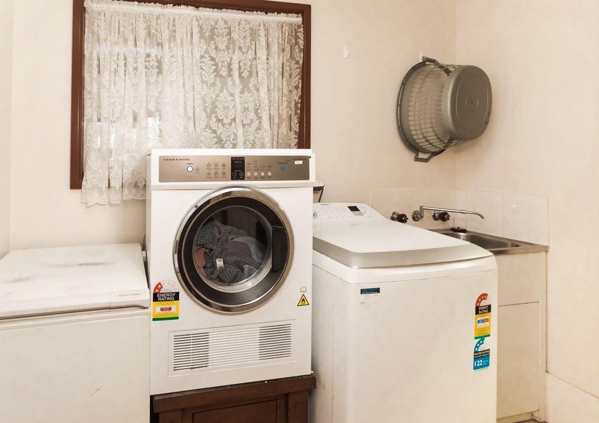 SIL023 LR_Budgewoi_laundry