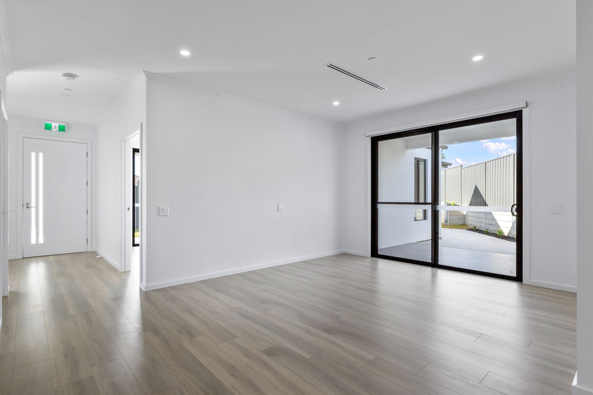 IN HOUSE IMAGING_052554