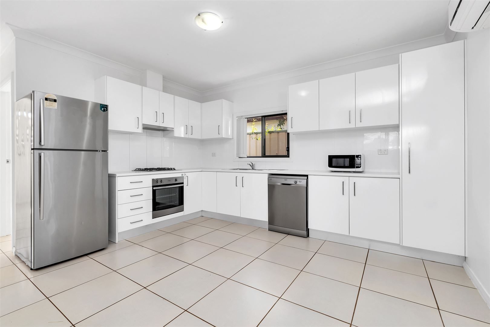 2016949733 10_1_210420_112558-w1620-h1080