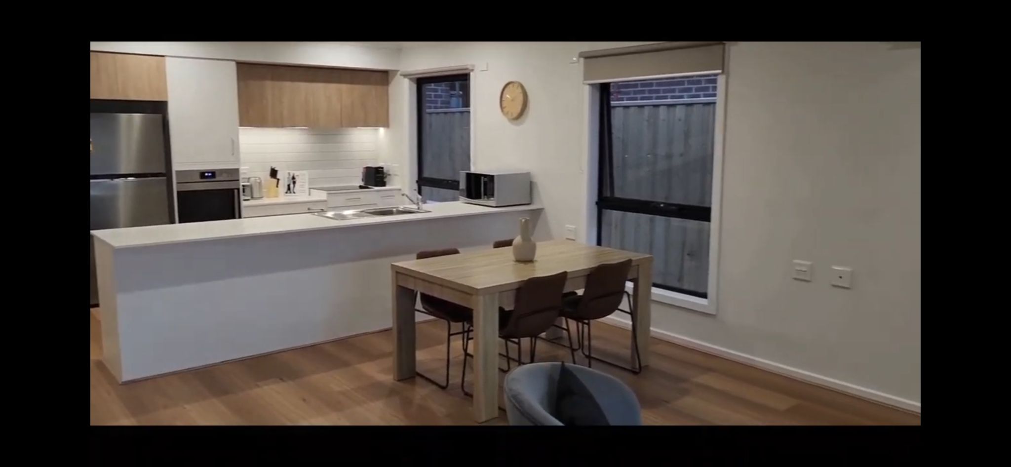 Lounge Kitchen