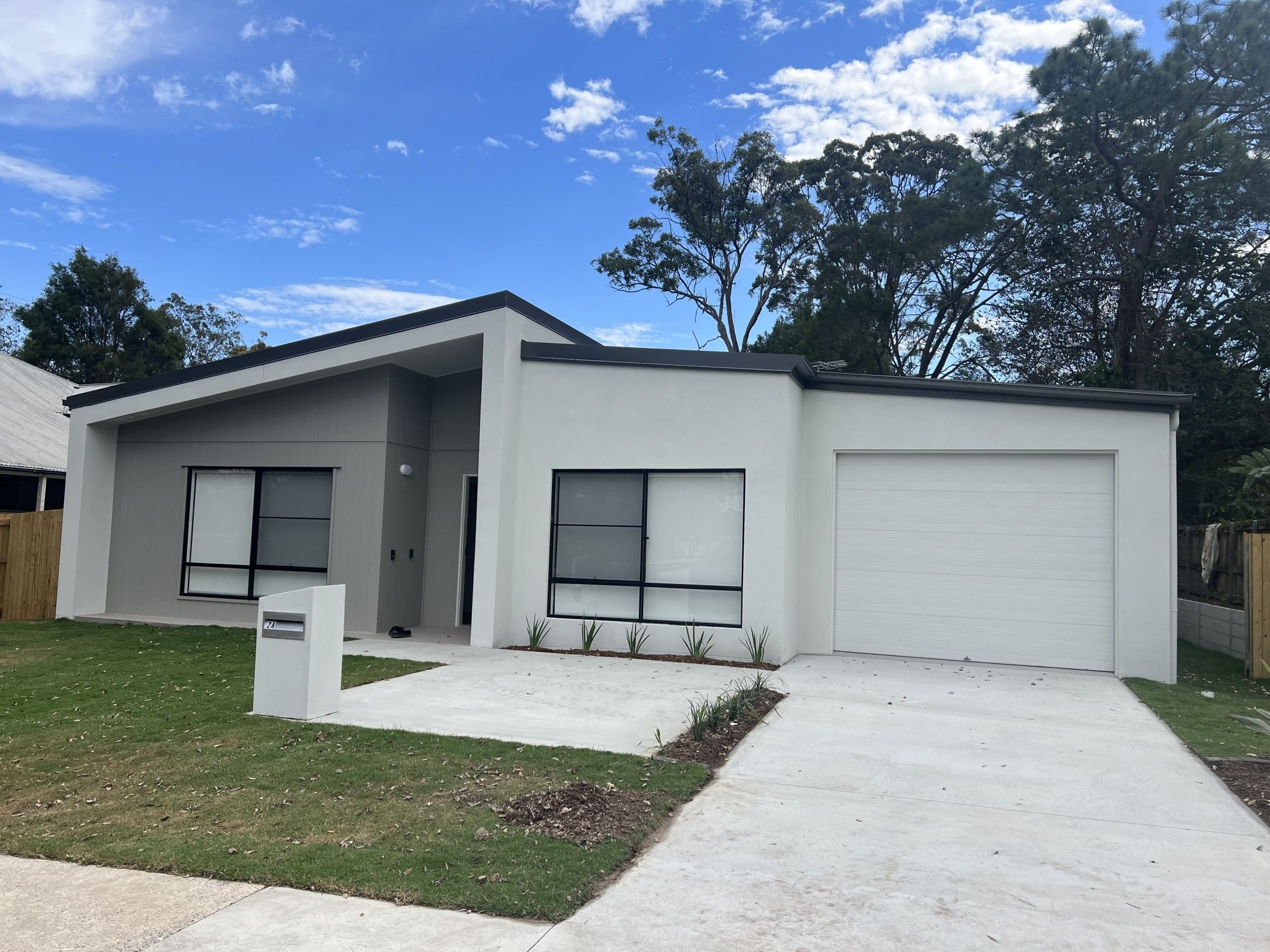 Facade  2032x1524) - 2A Brisbane St