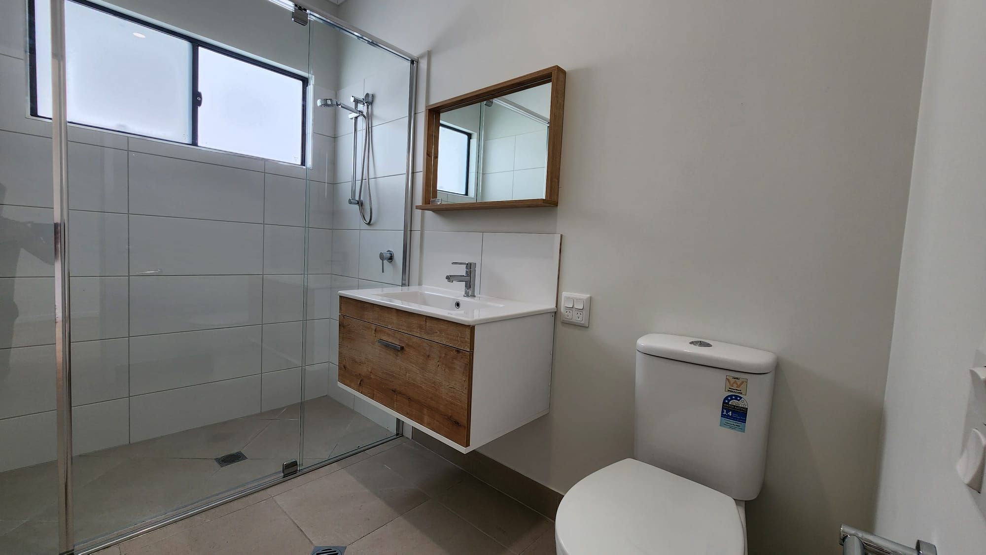 9   Callistemon Cres 27 -  Bathroom