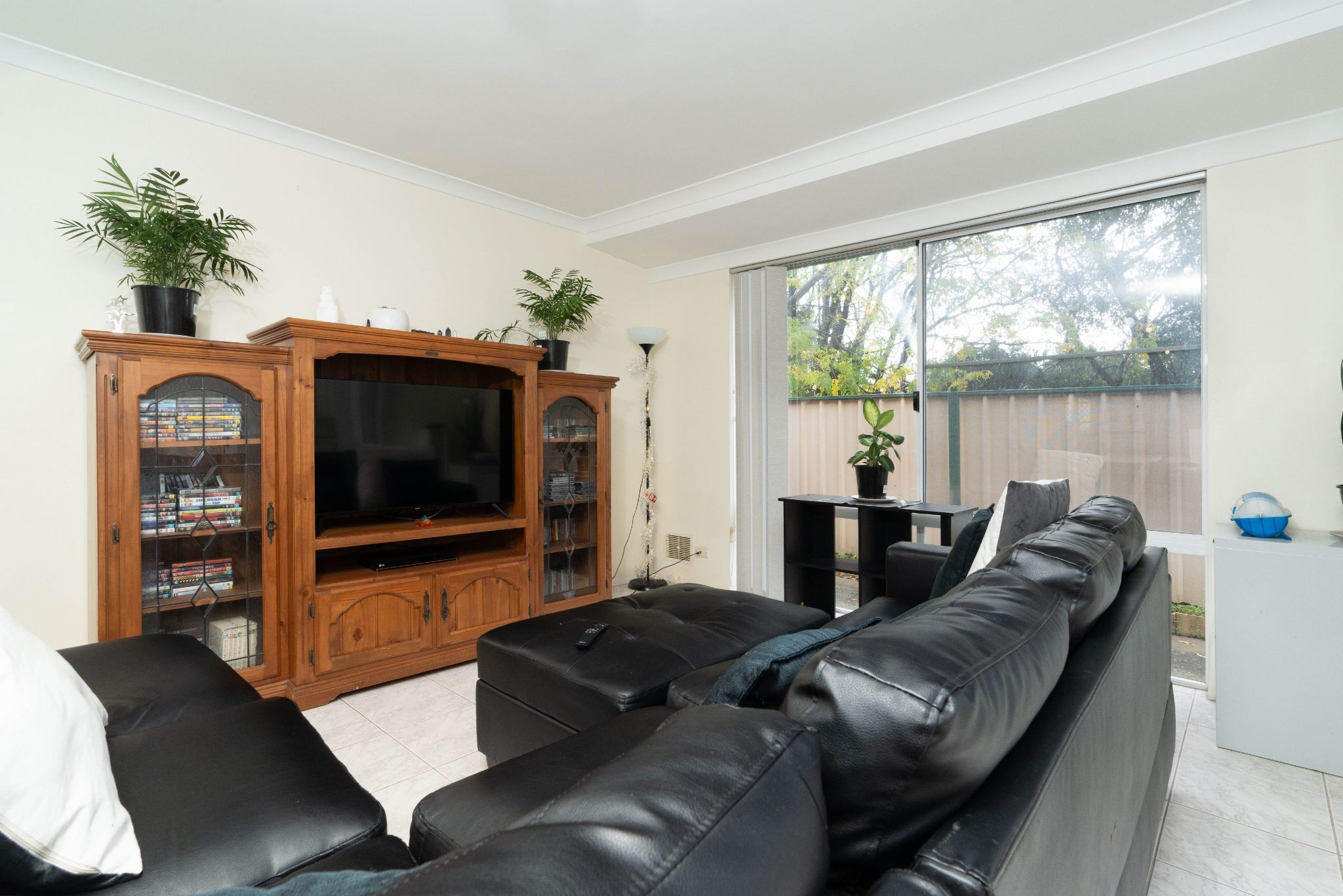 WAMNP K - Large Lounge