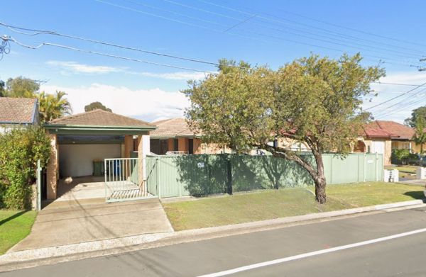 Georges Hall   Front