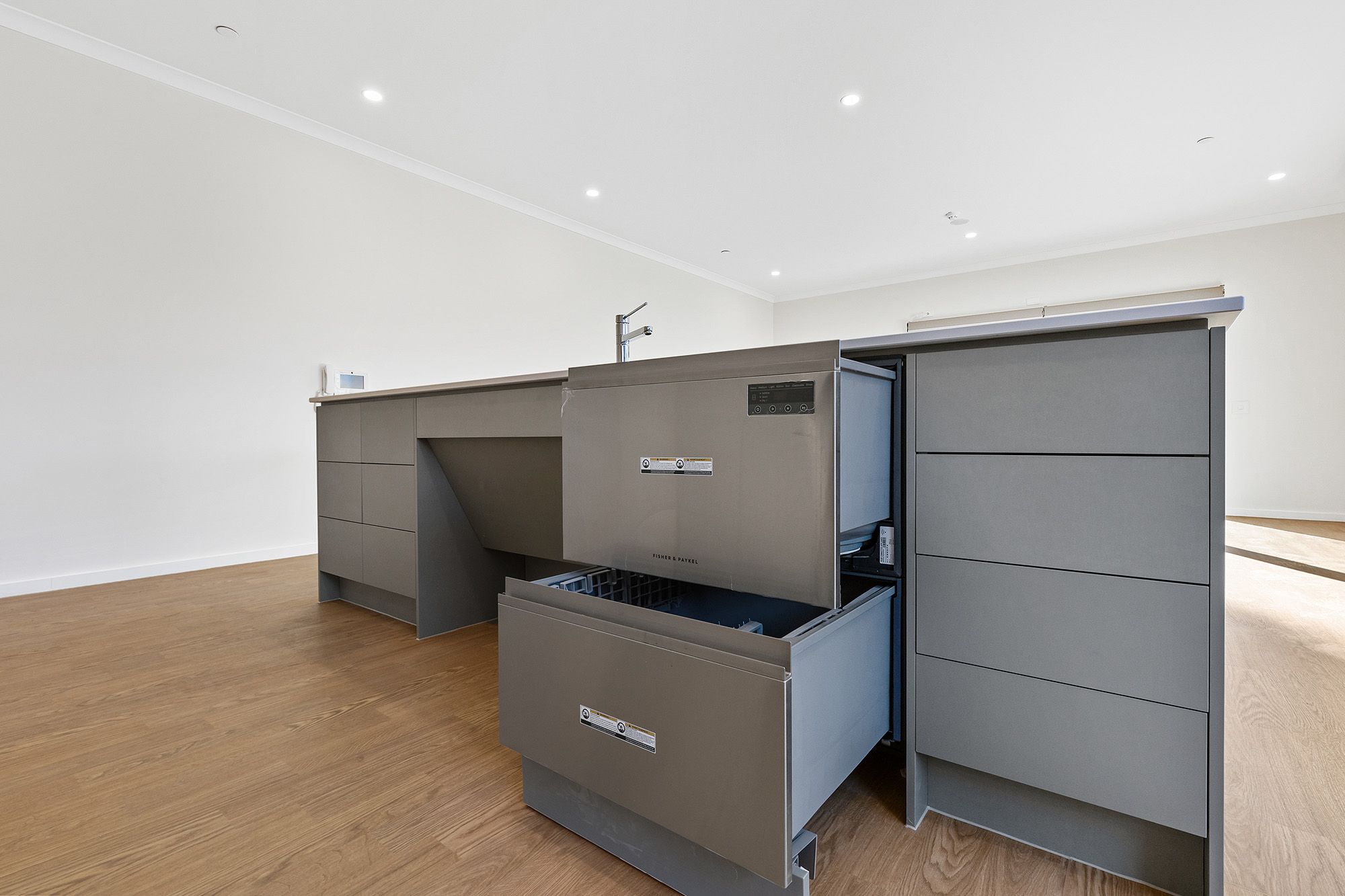 Sherwood   Island Bench 2 LR No Logo