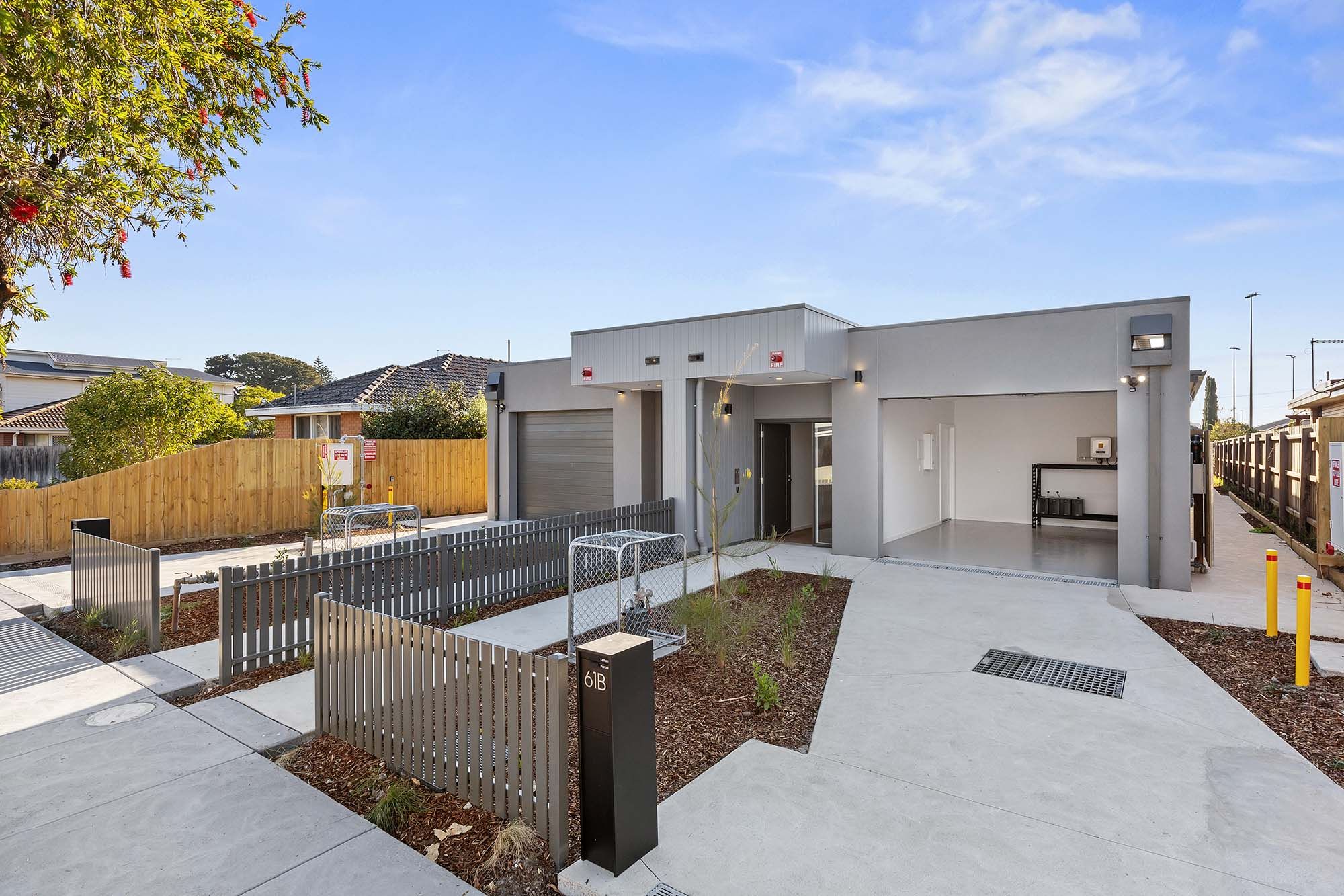 Sherwood   Facade Right 2 LR No Logo