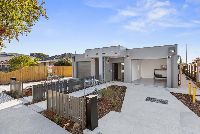 Sherwood   Facade Right 2 LR No Logo