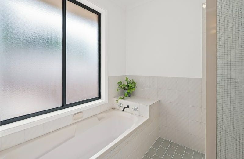 bath onkapringa hills