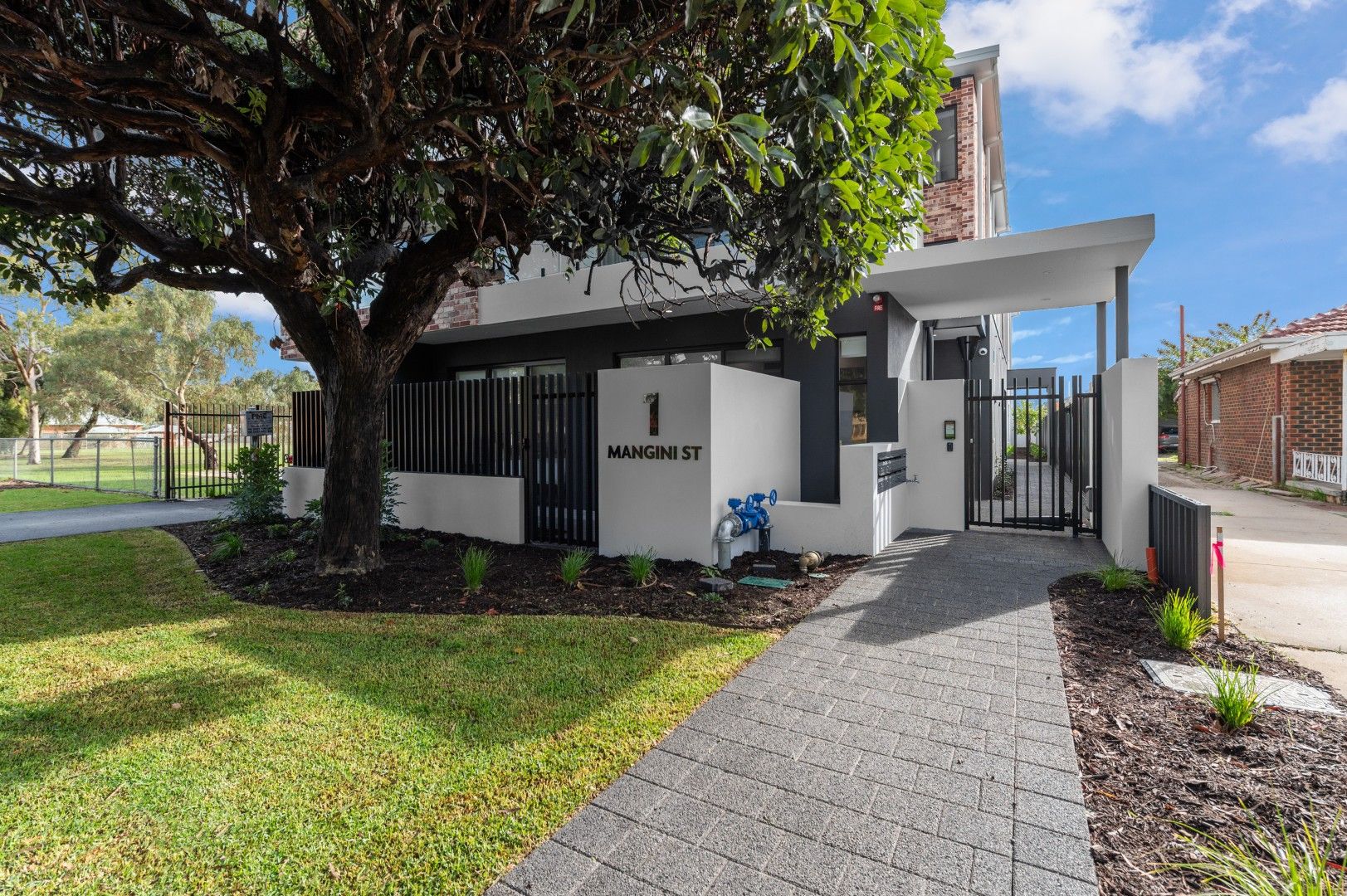 1 Mangini St  Morley- (2)
