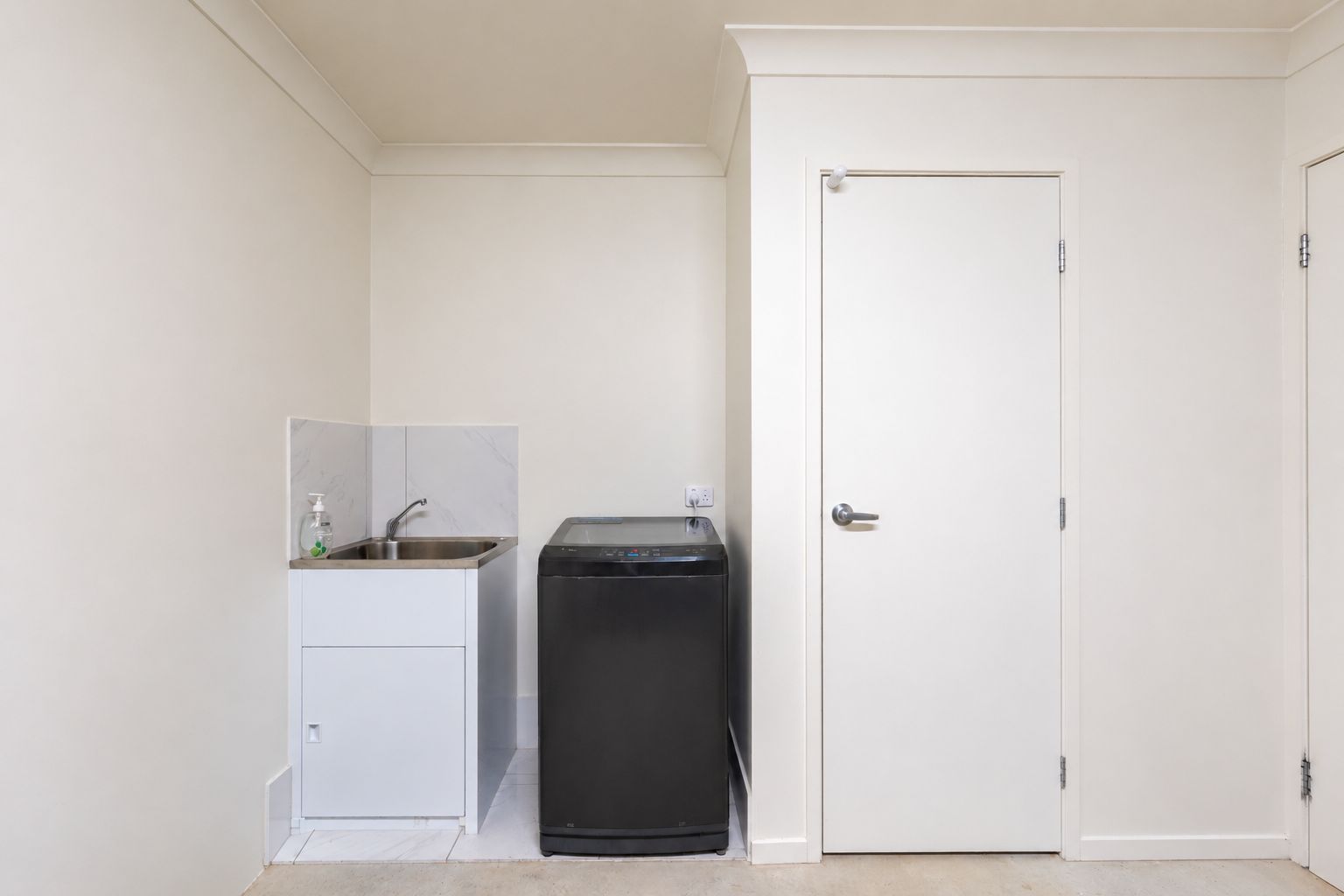 Garage & Laundry