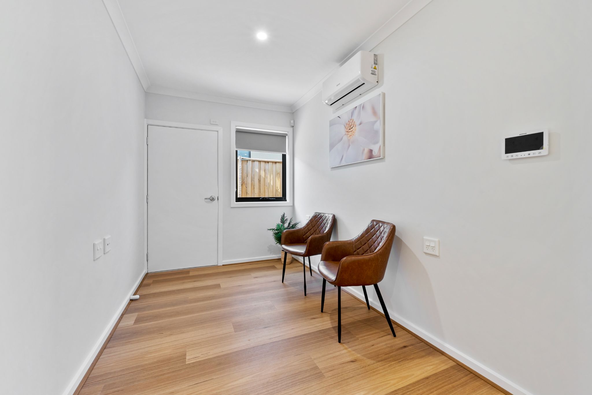 008 Open2view_ID862029-11_Ballad_Street