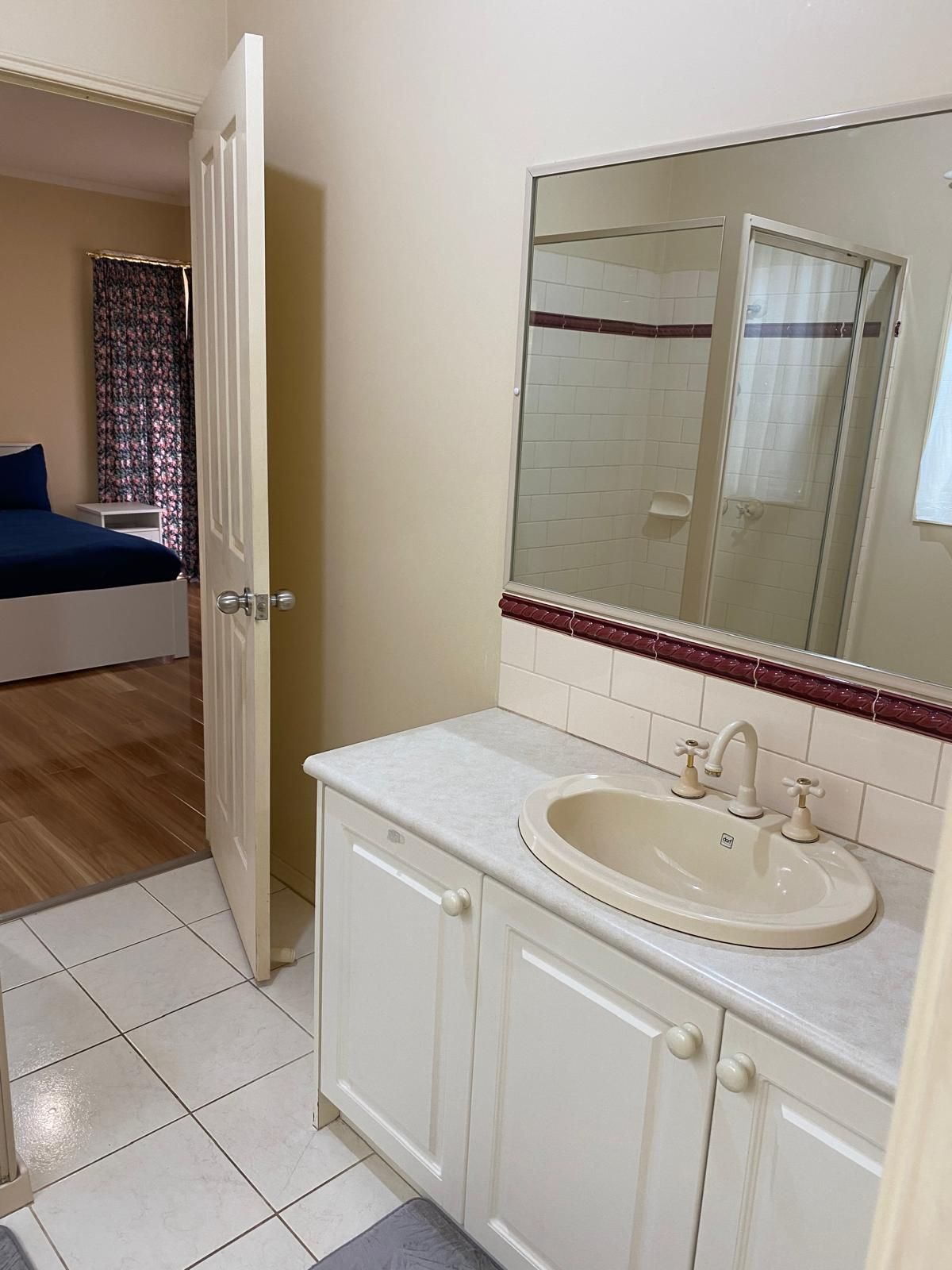 Grady Master Bedroom Ensuite 1 1