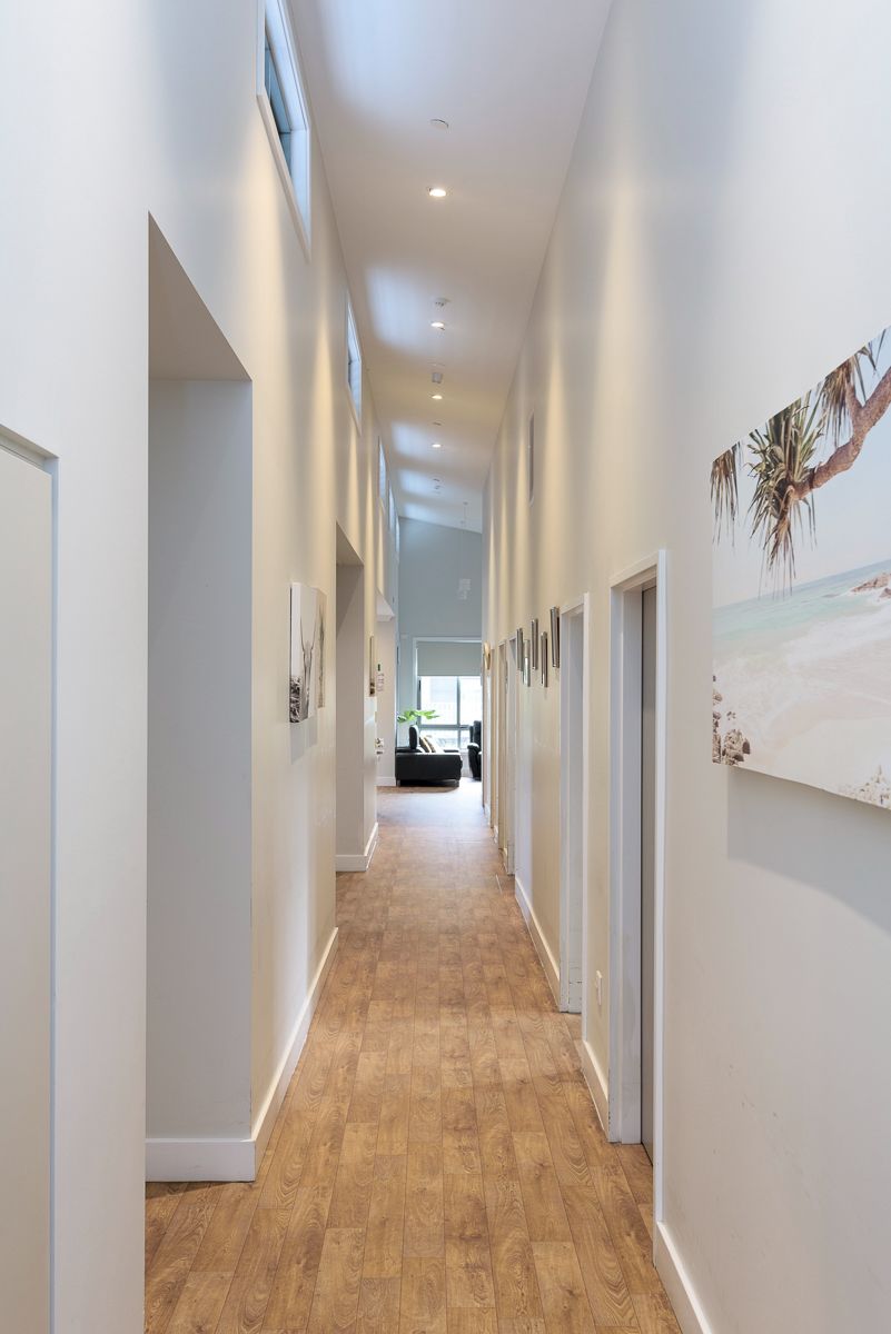 05 LR-SILL040_fern bay_entrance