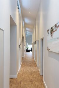 05 LR-SILL040_fern bay_entrance